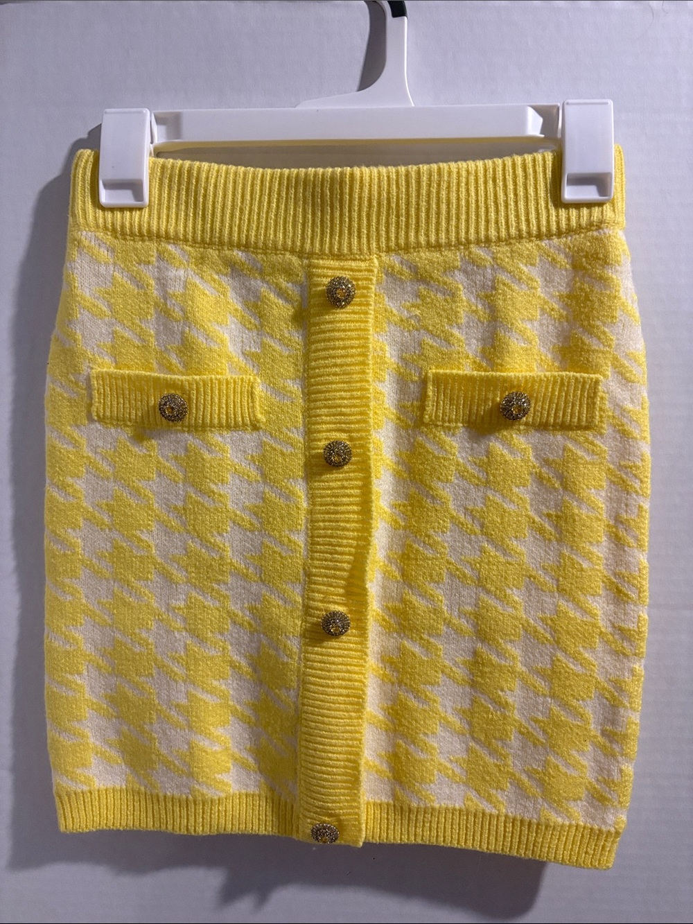 AKIRA Yellow and White Houndstooth Knit Mini Skirt with Gold Buttons